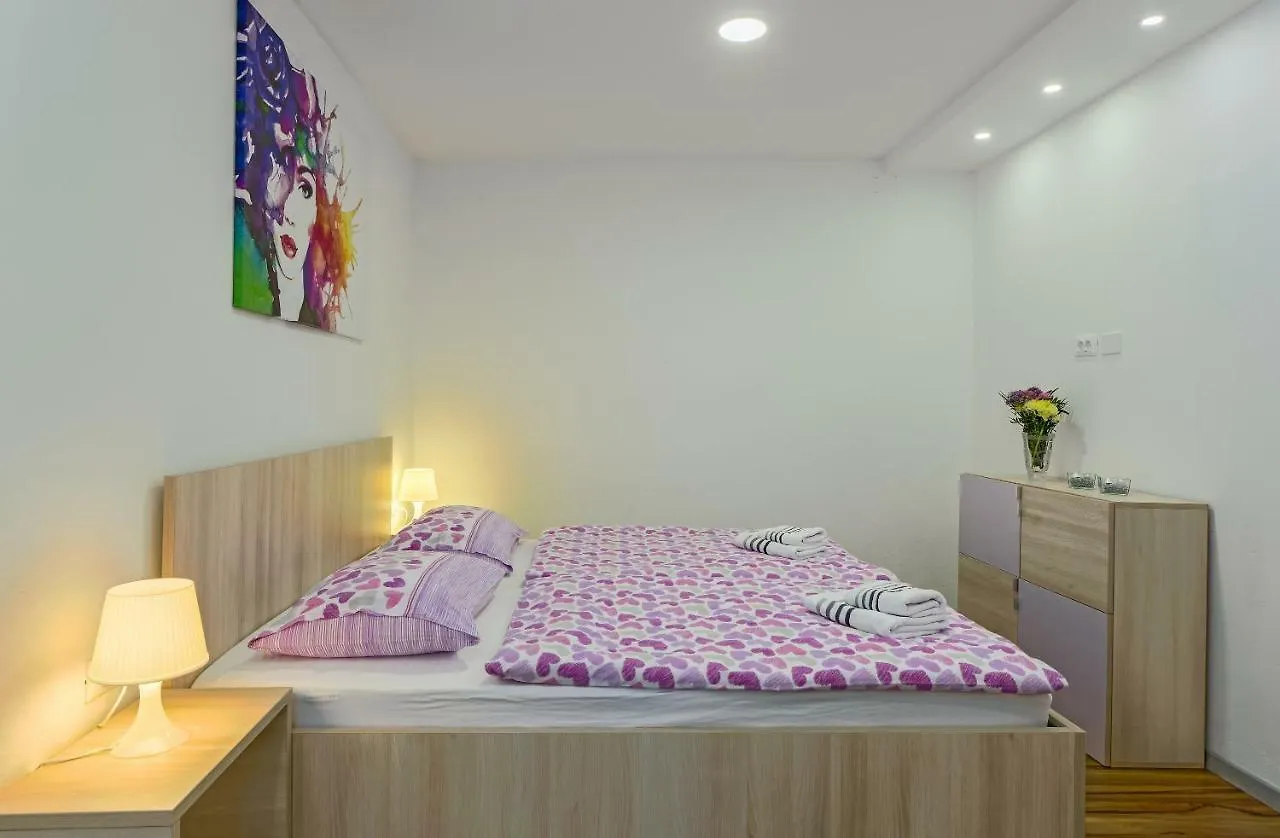 Apartment Eva- Modern Central Place